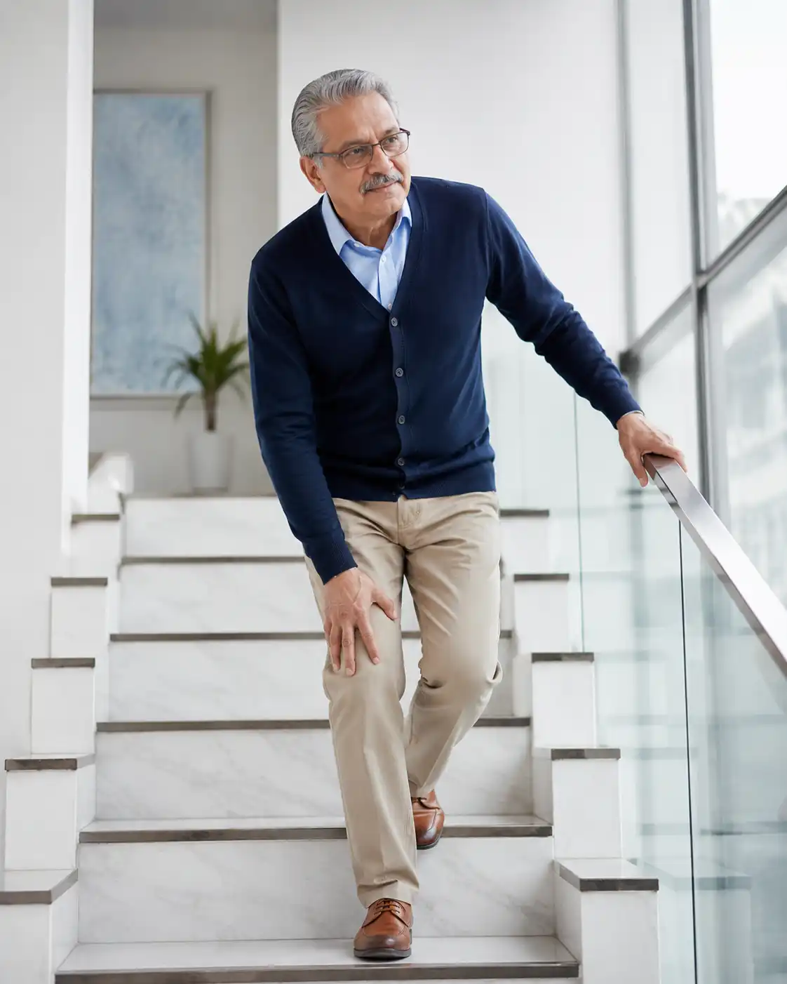 Knee osteoarthritis pain while walking and climbing stairs